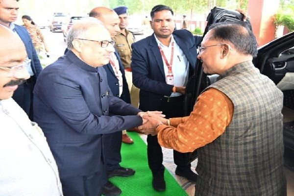 मुख्यमंत्री श्री विष्णु देव साय और मुख्य न्यायाधिपति न्यायमूर्ति श्री सिन्हा की बैठक में न्यायालयों में अधोसंरचना विकास तथा भर्तियों के संबंध में विचार-विमर्श