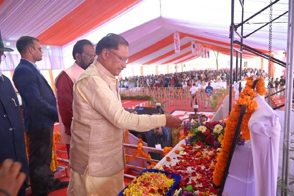  मुख्यमंत्री श्री विष्णु देव साय कोरिया जिले के बैकुंठपुर में आयोजित झुमका जल महोत्सव 2024 में शामिल हुए