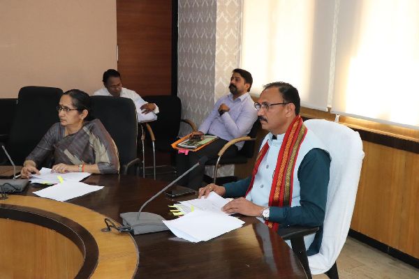 रायपुर : स्वास्थ्य मंत्री श्री श्याम बिहारी जायसवाल ने स्वास्थ्य विभाग की ली समीक्षा बैठक