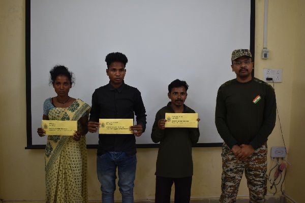 5 लाख के इनामी ACM सदस्य ने किया समर्पण