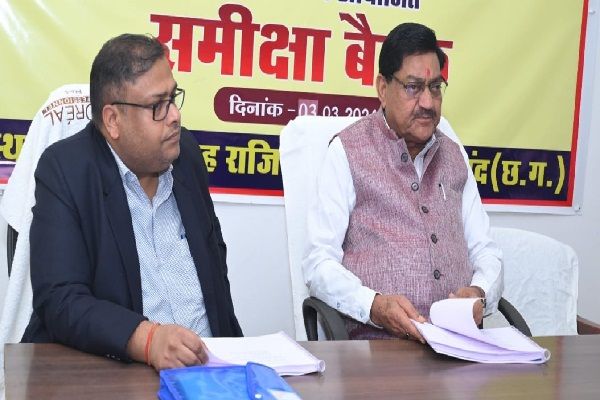  जिले के सभी पात्र हितग्राहियों को योजनाओं से करें लाभान्वित - प्रभारी मंत्री श्री बघेल