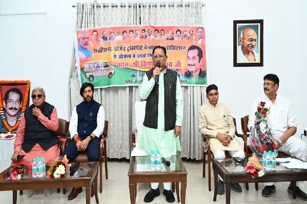 रायपुर : 30 बरस के राजनीतिक जीवन में अनेक लोगों का इलाज कराया, जो आनंद इस काम में वो कहीं नहीं उन्होंने एक ही साल में प्रधानमंत्री राहत कोष की 12 करोड़ रुपए की राशि मरीजों के इलाज के लिए लगाई