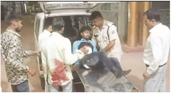डांस करने को लेकर हुआ विवाद, एक युवक ने दूसरे युवक को मारा चाकू