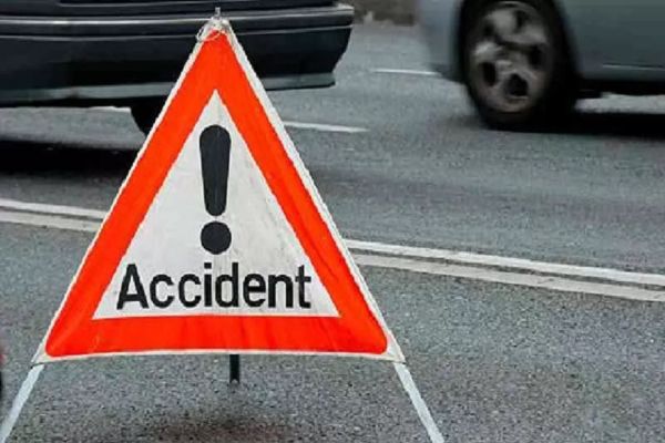 सड़क हादसे में आरक्षक की मौत ,सब इंस्पेक्टर घायल