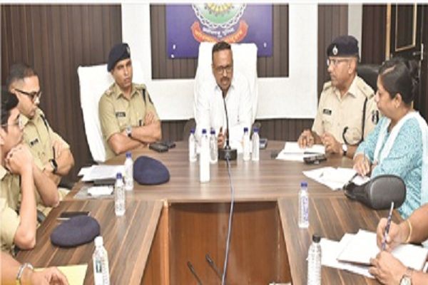 पुलिस महानिरीक्षक ने ली साईबर फ्राड से संबंधित लंबित प्रकरणों के संबंध में समीक्षा बैठक