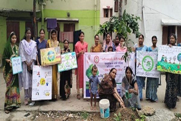  जल शक्ति से  नारी शक्ति अभियान चलाकर वृहद वृक्षारोपण कार्यक्रम किया गया