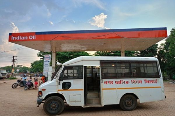 गौरव पेट्रोल पम्प को किया गया सील