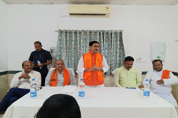 संगठन का मुख्य पर्व है सदस्यता अभियान: तोखन साहू  सदस्यता अभियान की समीक्षा करने गौरेला पहुंचे केंद्रीय मंत्री 