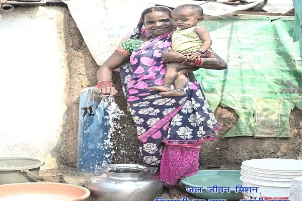 जल जीवन मिशन : ग्रामीण महिलाएं अब एक सशक्त और आत्मनिर्भर जीवन जी रही