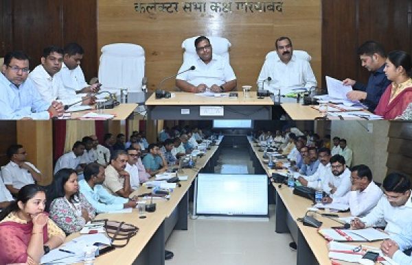 सभी पंचायतों को सहकारी समितियों से जोड़ने करें आवश्यक कार्यवाही : कलेक्टर