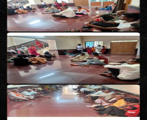 इधर कलेक्टर साहब लेते रहे टीएल बैठक...उधर जनदर्शन के इंतजार में जमीन पर बैठे दिखे फरियादी