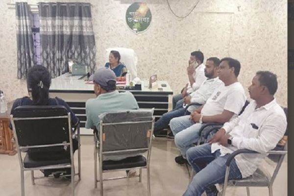 छठ पूजा की तैयारियों को लेकर महापौर ने की समीक्षा