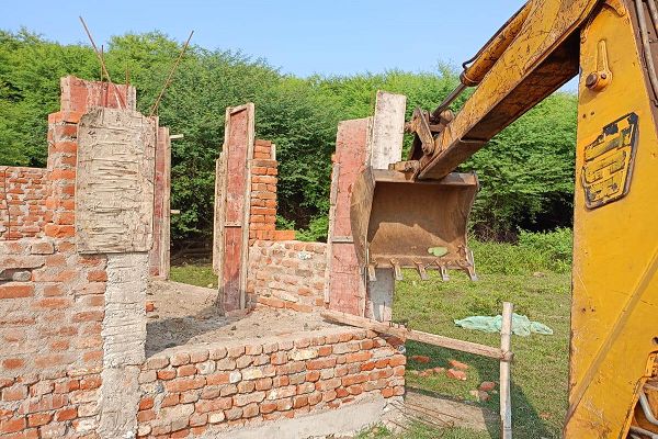 निगम भिलाई के जवाहर नगर क्षेत्र में अवैध अतिक्रमण पर बड़ी कार्यवाही
