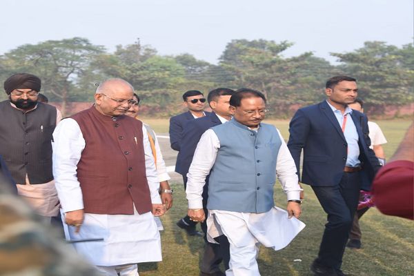  मुख्यमंत्री बिलासपुर पहुंचे, हेलीपैड पर स्वागत