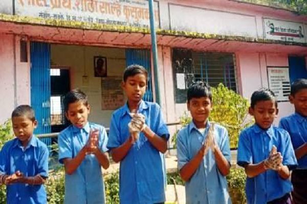 स्कूली बच्चों को भोजन पूर्व हाथ धुलाई के महत्व बताया गया