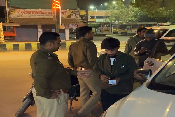 पुलिस का विशेष अभियान जारी : सुनसान इलाकों में सरप्राइज चेकिंग...........