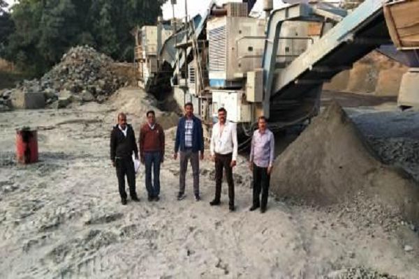 अवैध क्रशर सील व दर्री टोला में स्थित पत्थर खदान में खनिज विभाग ने की कार्रवाई