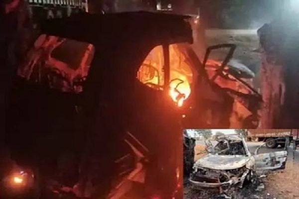 कार में लगी आग, 2 युवक जिंदा जले
