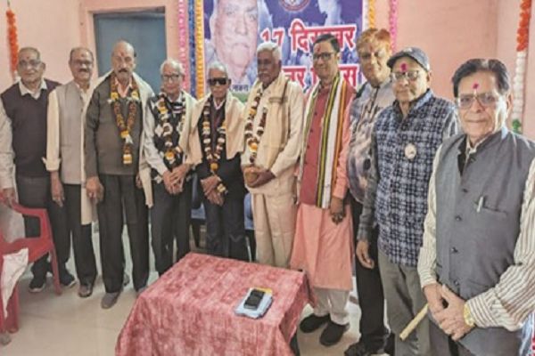 पेंशन कोई एहसान नहीं, ये पिछली सेवाओं का भुगतान है