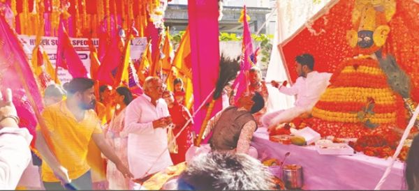 श्री श्याम बाबा की निशान शोभायात्रा में अरुण वोरा ने बढ़ाई आस्था की अलख