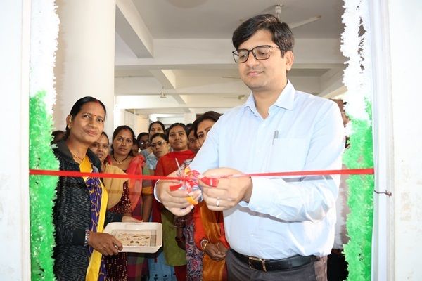 जिला कार्यालय में कलेक्टर संबित मिश्रा ने किया पालना सह क्रेश केन्द्र का शुभांरभ
