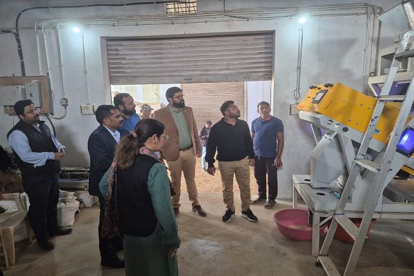 कोरिया के प्रभारी सचिव ने किया विकास कार्यों का मुआयना