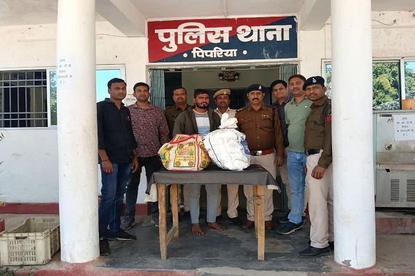 नशे का व्यापार किसी भी स्थिति में बर्दाश्त नहीं &ndash; कबीरधाम पुलिस की बड़ी कार्रवाई, 187 पाव अवैध शराब जब्त  