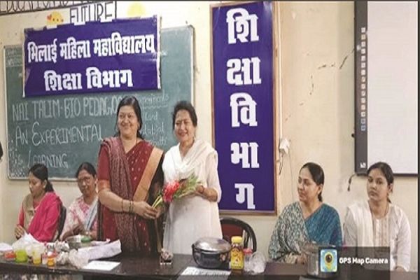 कॉलेज के शिक्षा विभाग में पोस्टर मेकिंग प्रतियोगिता का आयोजन