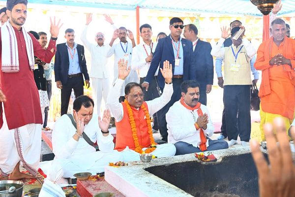 मुख्यमंत्री श्री विष्णुदेव साय हिंदू संगम में हुए शामिल, यज्ञ में की छत्तीसगढ़ की खुशहाली की प्रार्थना