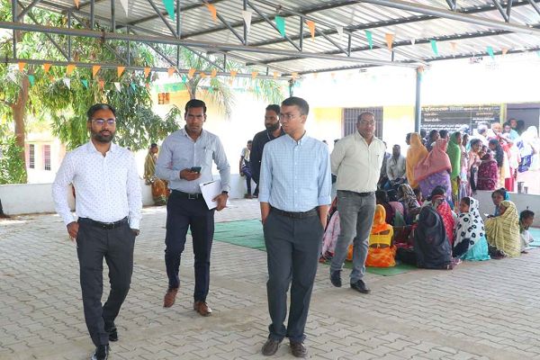 कलेक्टर ने किया भानुप्रतापपुर जनपद के मतदान केंद्रों का निरीक्षण