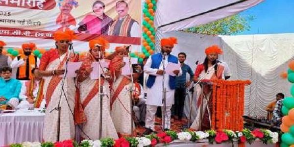 नई लेदरी के नव निर्वाचित अध्यक्ष व पार्षदगणों को संयुक्त कलेक्टर ने दिलाई शपथ