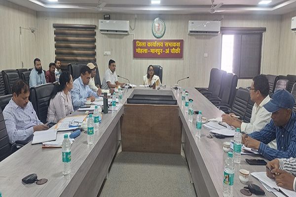 कलेक्टर ने सर्व निर्माण एजेंसी की ली बैठक