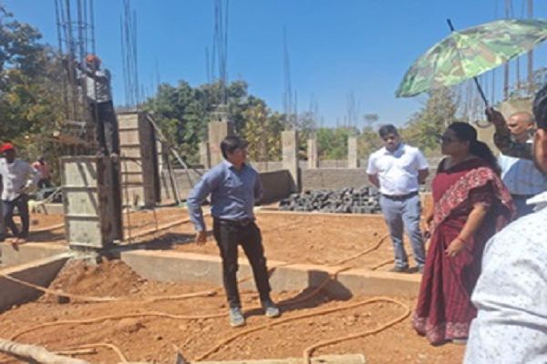 कलेक्टर ने जिला अस्पताल निर्माण स्थल का किया निरीक्षण