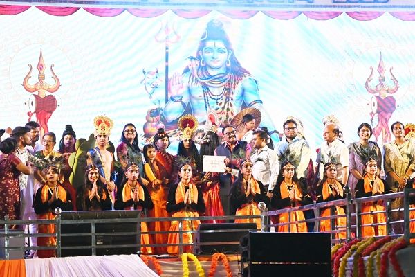 29वां भोरमदेव महोत्सव : दीप प्रज्ज्वलित और मंत्रोचार के बीच भगवान भोरमदेव की पूजा अर्चना के साथ हुई सांस्कृतिक कार्यक्रमों की शुरुआत