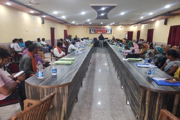 मनेंद्रगढ़ में नवनिर्वाचित सरपंचों के लिए अभिमुखीकरण प्रशिक्षण कार्यक्रम आयोजित