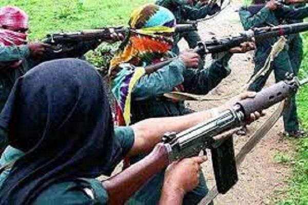 पीएम नरेंद्र मोदी के दौरे से पहले बीजापुर में 50 नक्सलियों ने किया सरेंडर, सीएम ने दी बधाई
