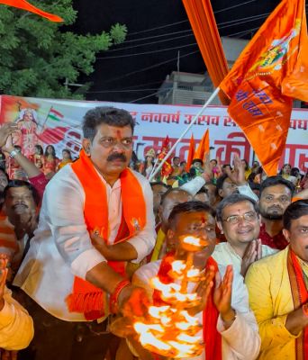 उपमुख्यमंत्री विजय शर्मा ने हिंदू नववर्ष पर की महाआरती, भव्य झांकी और राम दरबार के दर्शन किए