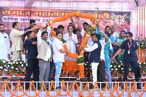 मुख्यमंत्री विष्णु देव साय खल्लारी में कंवर-पैंकरा समाज के महासभा में हुए शामिल