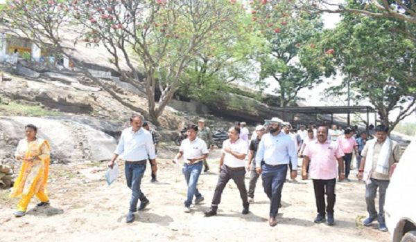 कलेक्टर ने मधेश्वर एवं मयाली ईको पर्यटन क्षेत्र विकास के लिए की परिचर्चा