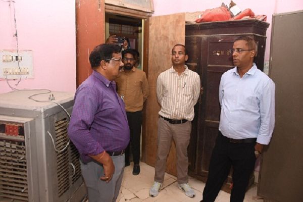 कलेक्टर ने तहसील और जनपद कार्यालय का निरीक्षण किया