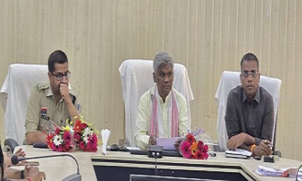 गोबर से प्राकृतिक खेती की जाए तो जमीन विषाक्त से उपजाऊ होगा : विशेषर पटेल