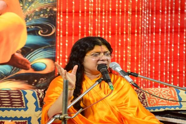 दो प्रकार का होता है संसार - भीतर एवं बाहर - सुश्री धामेश्वरी देवीजी