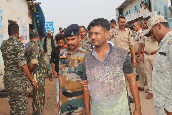 &ldquo;एसटीएफ की तड़के कार्रवाई &ndash; अब बिना दस्तावेज़ और सत्यापन के कबीरधाम जिले में रहना नामुमकिन&rdquo;