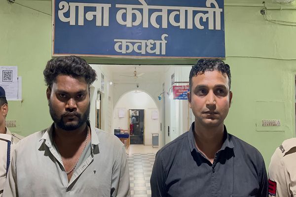   नाबालिगों को नशे की लत में धकेलने वाले दो आरोपी रंगे हाथों गिरफ्तार 
