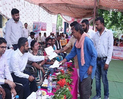 कोयलीबेड़ा की ग्राम पंचायत एसेबेड़ा में आयोजित जिला स्तरीय समाधान शिविर