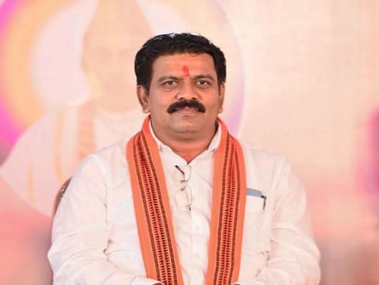विकसित कृषि संकल्प अभियान : जिला पंचायत अध्यक्ष श्री ईश्वरी साहू ने बेंदरची में किया कृषकों से संवाद, खरीफ फसल की तैयारी पर दी महत्वपूर्ण जानकारी