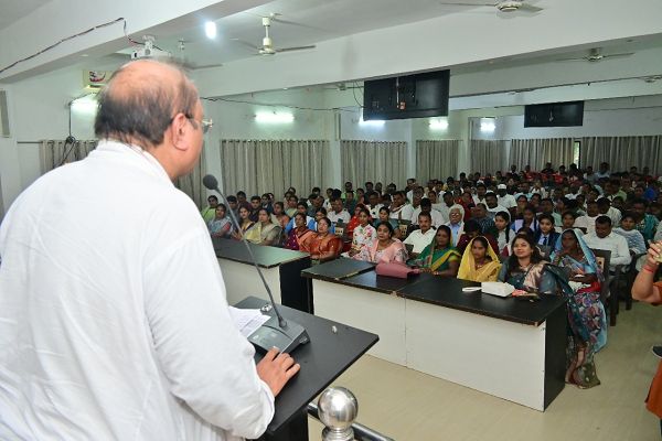 पंडित श्यामचरण शुक्ल फाउंडेशन  विद्यार्थी सम्मान समारोह में पूर्व मंत्री अमितेश शुक्ल ने कहा