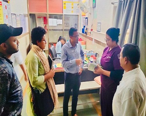 कलेक्टर ने जिला चिकित्सालय का किया औचक निरीक्षण
