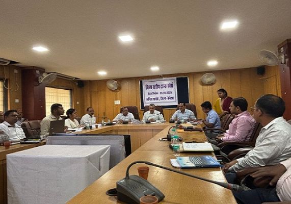 अवैध परिवहन, उत्खनन, भंडारण पर पर प्रभावी नियंत्रण करें : कलेक्टर