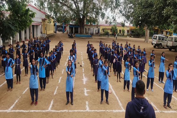 बेटियों को आत्मरक्षा का प्रशिक्षण, सुरक्षा और सशक्तिकरण की दिशा में सार्थक पहल